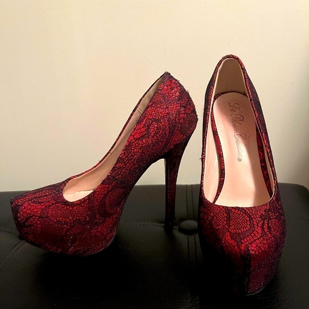 ⭐️ Sexy black and red lace high platform heels 👠- size 6 - Picture 6 of 10